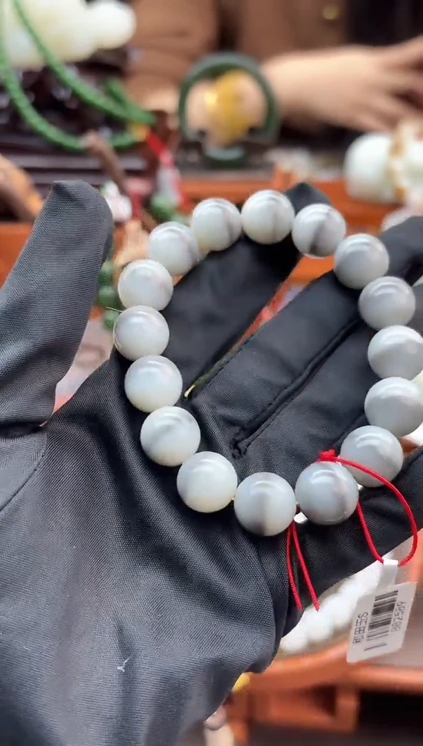 未镶嵌手串和田玉董小姐推荐 多样性发货 拍一发一qh14