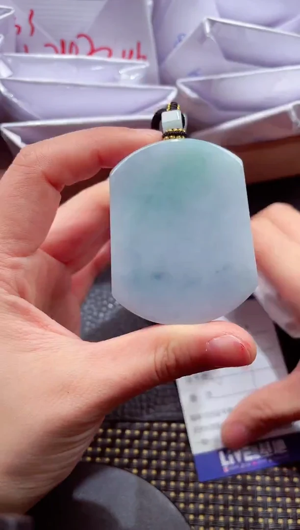 18K金镶嵌挂件翡翠1118888