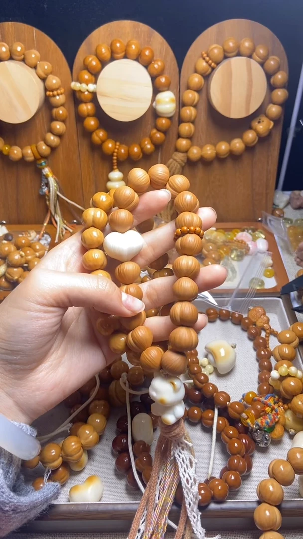 手串猴头核桃李**&葫芦吊坠差价