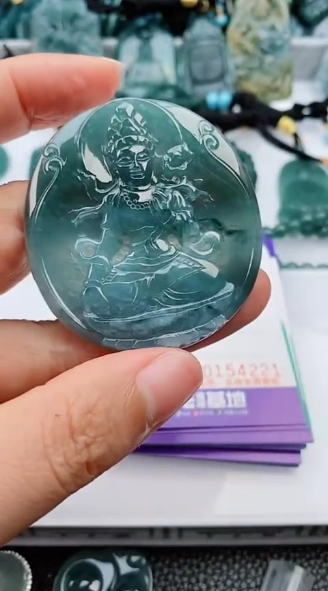 翡翠未镶嵌颈饰