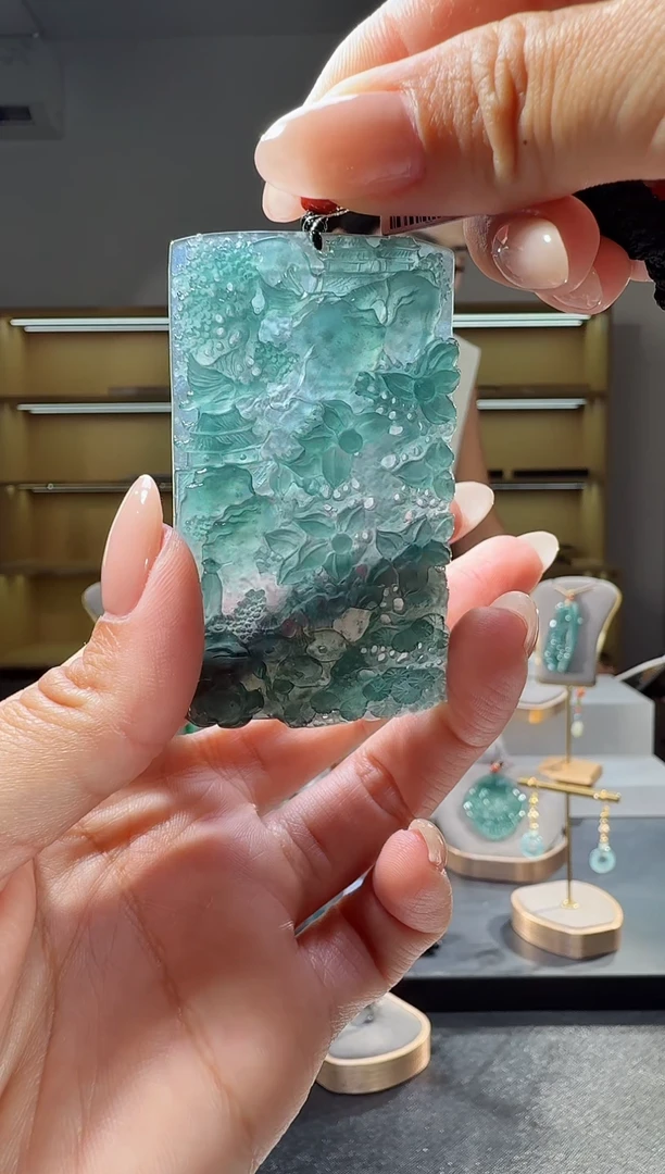 吊坠(不含链)未镶嵌翡翠山水牌（多样性发其一）