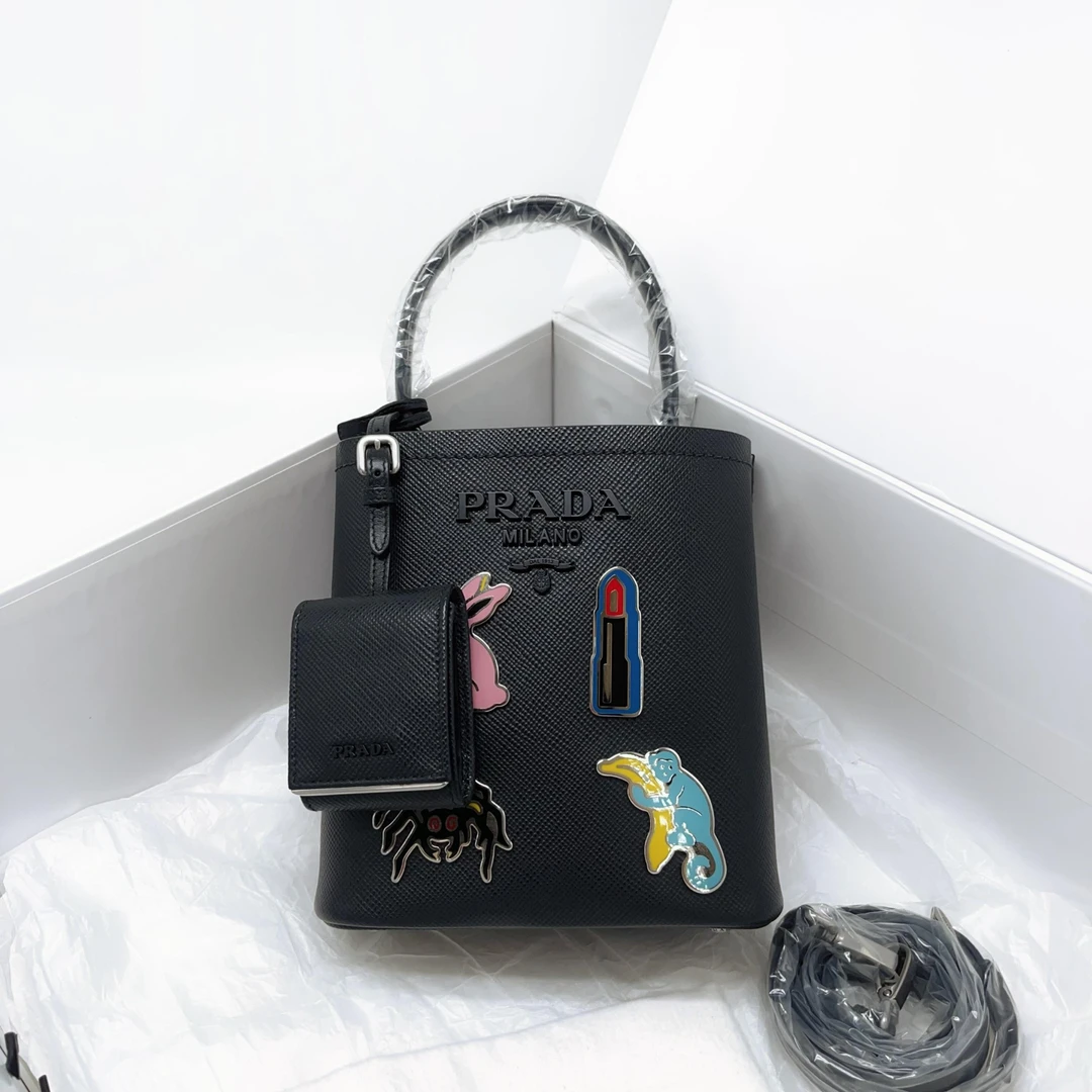 99新 Prada/普拉达 单肩包/C21/399877