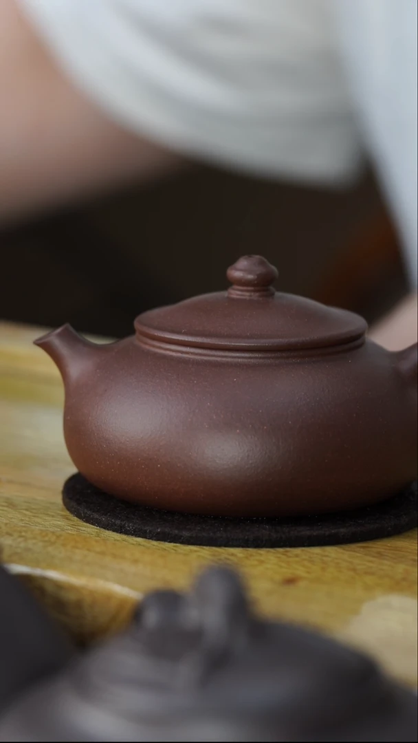 工堂直营精工半手紫砂壶