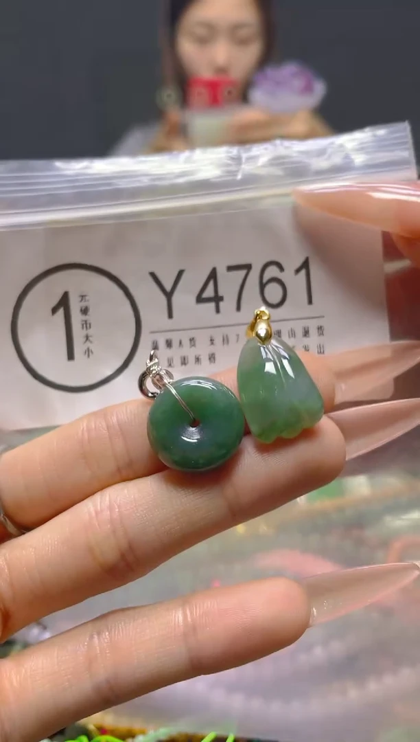 颈饰未镶嵌翡翠/Y/翡翠A货，一件也是批发价