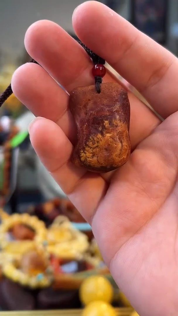 琥珀颈饰未镶嵌吊坠