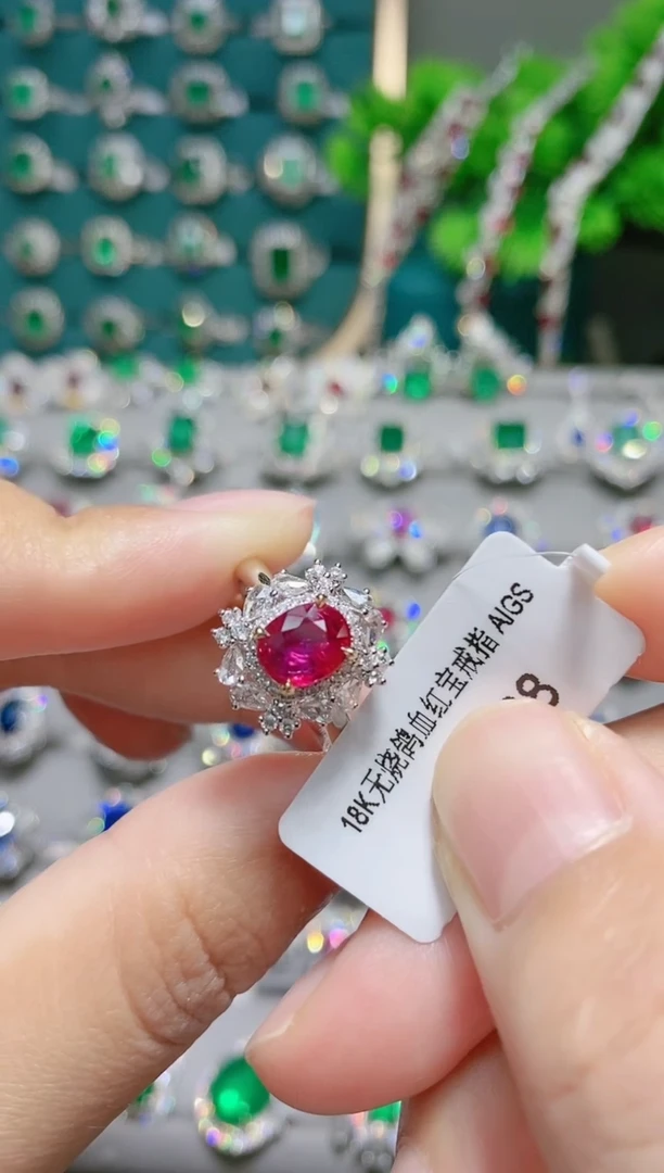 18K金镶嵌18K金戒指红宝石.