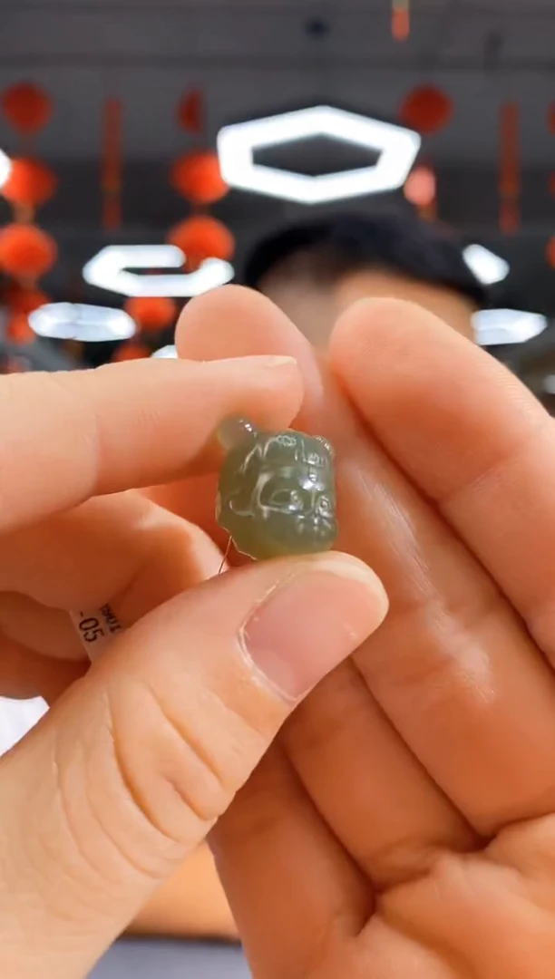 颈饰18K金镶嵌和田玉yp