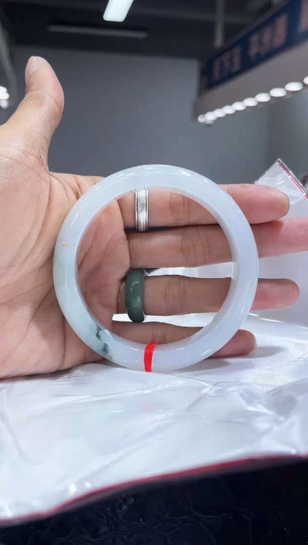 未镶嵌手镯翡翠15