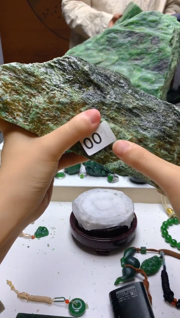 未镶嵌和田玉（碧玉）珠宝半成品1