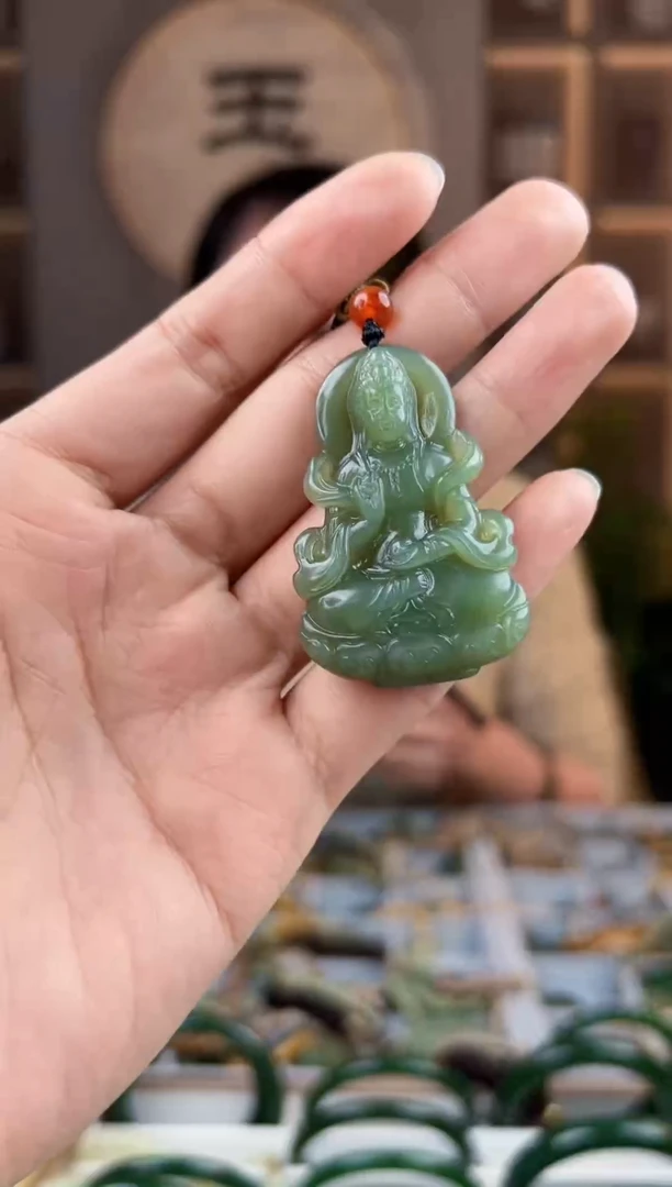 颈饰未镶嵌和田玉拍一发一，拍一发一