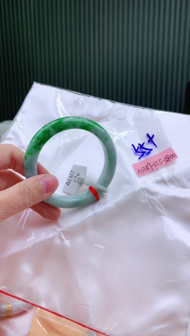 未镶嵌手镯翡翠55+
