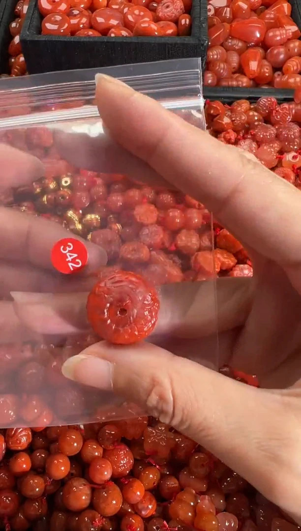 【闪购商品】南红玛瑙颈饰未镶嵌1