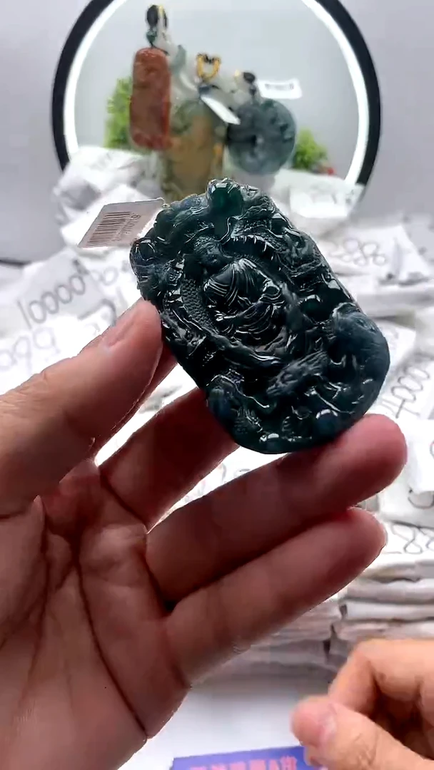 【闪购商品】翡翠颈饰未镶嵌大日如来