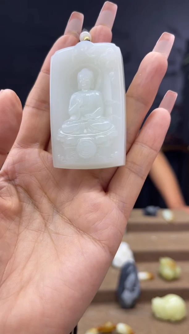 颈饰未镶嵌和田玉1