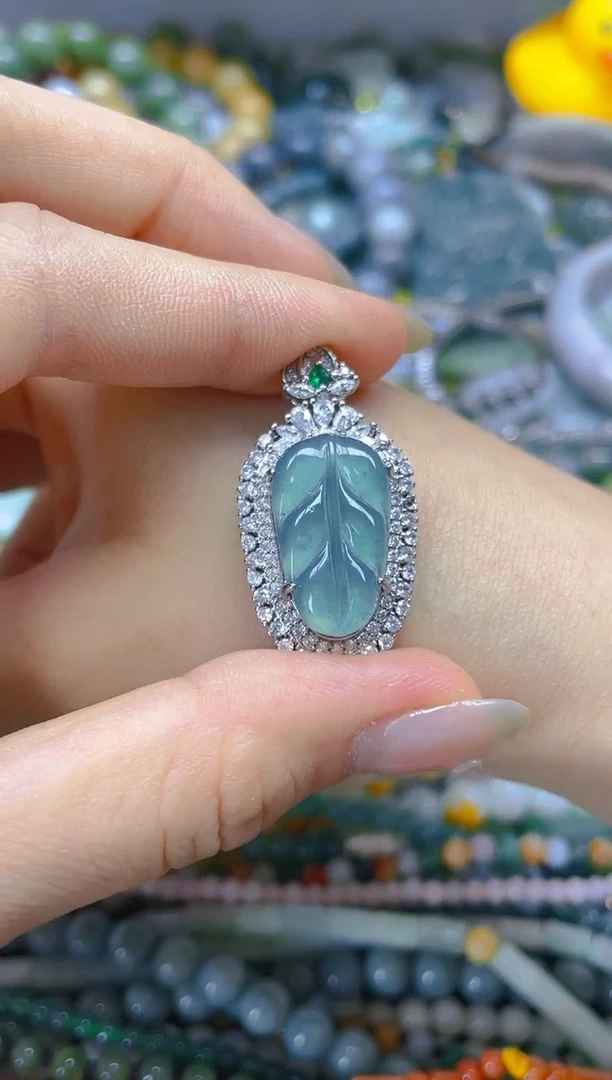 翡翠未镶嵌颈饰/T/翡翠A货,一件也是批发价