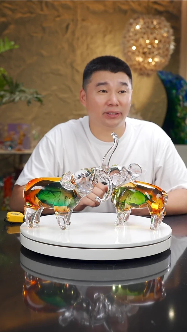 琉璃手工艺品琥珀祖母绿一对象摆件