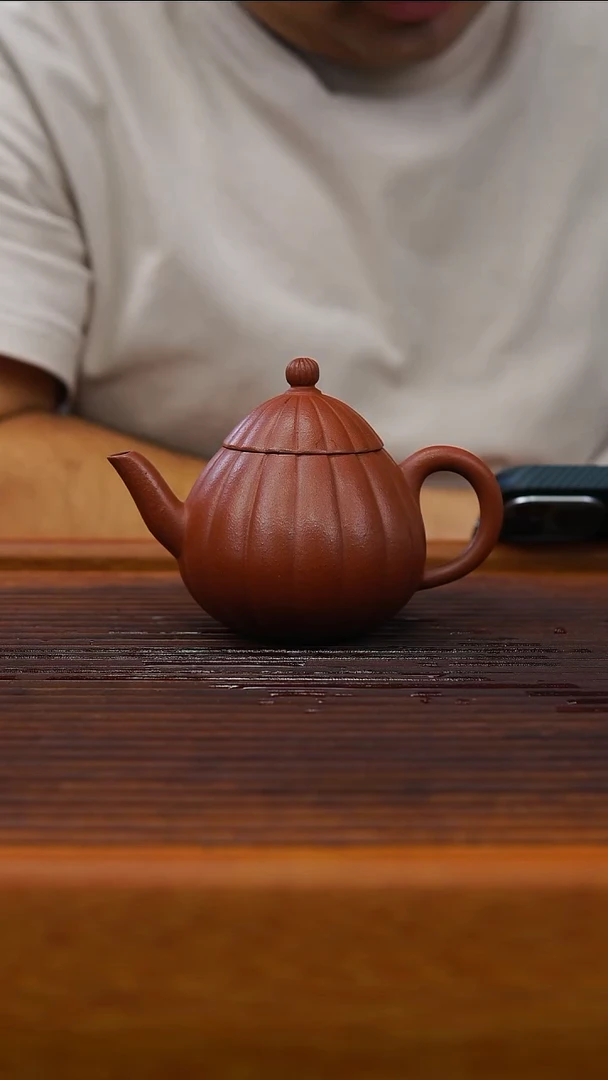 茶壶紫砂早期台订朱泥筋纹梨形160cc