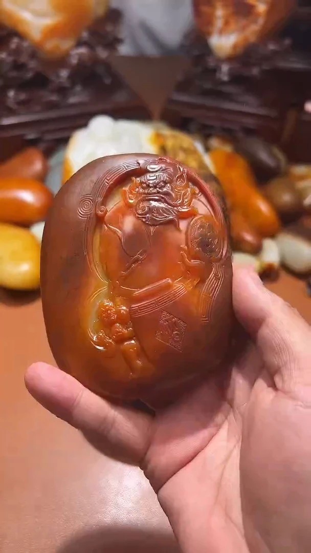 未镶嵌和田玉把件王**。和田玉