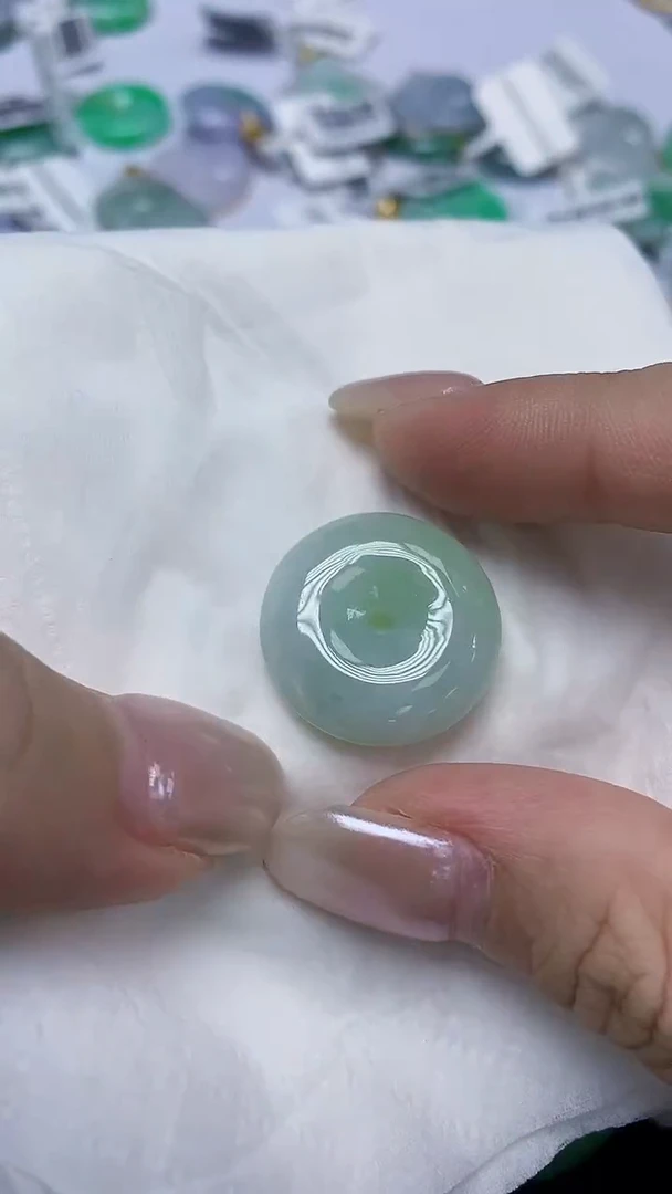翡翠未镶嵌颈饰天然缅甸翡翠A货