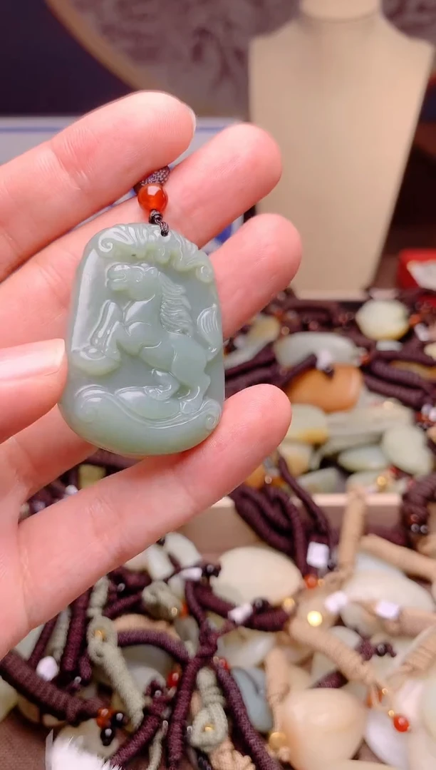 和田玉未镶嵌颈饰1