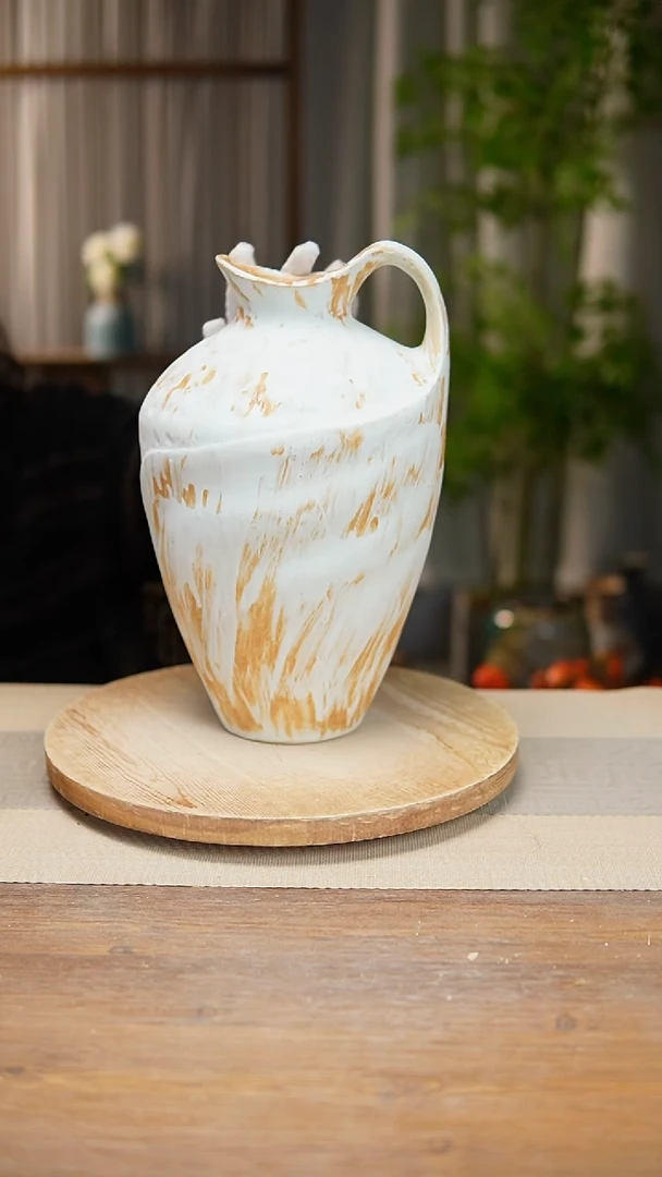 【闪购商品】陶瓷花器诧寂黄奶壶