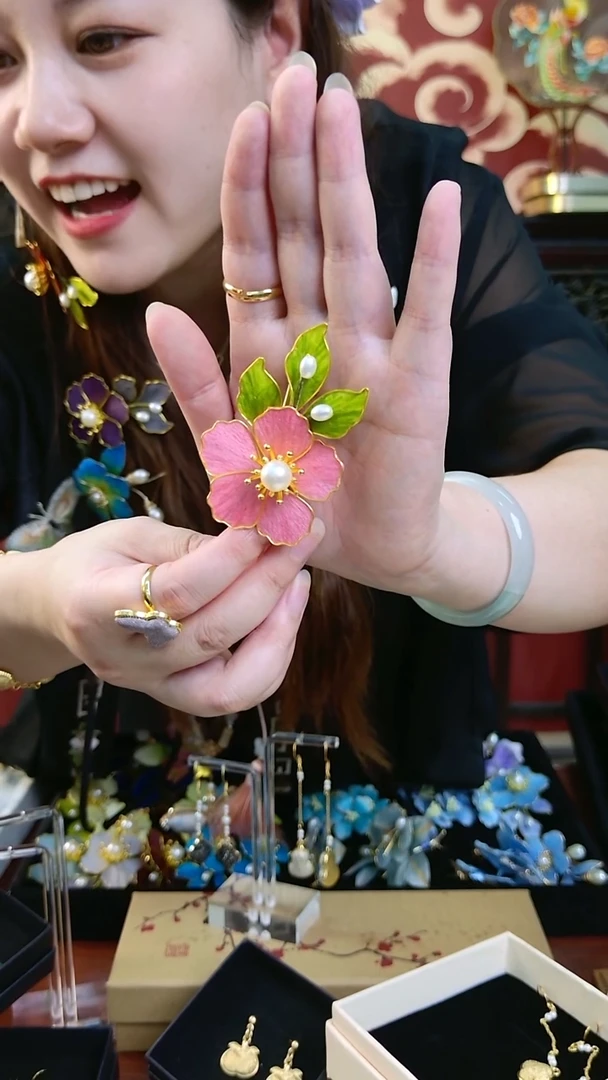 刺绣纯手工非遗绒花