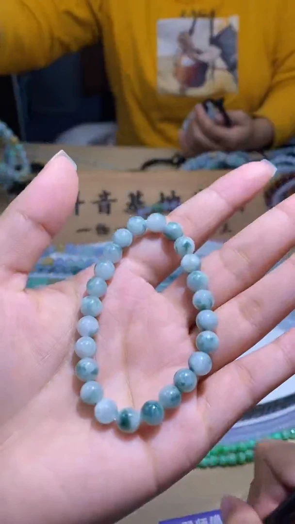 颈饰未镶嵌翡翠珠串