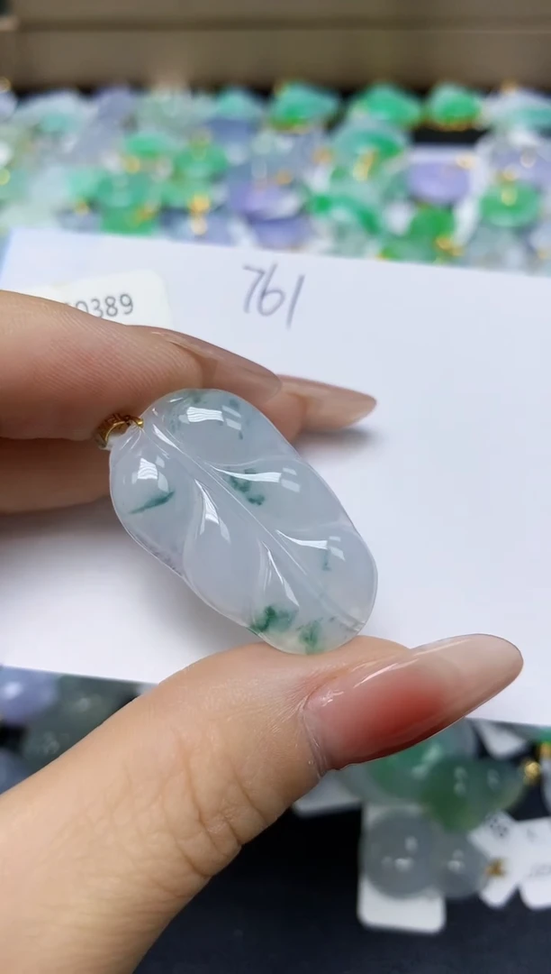 翡翠18K金镶嵌颈饰 天然缅甸翡翠A货