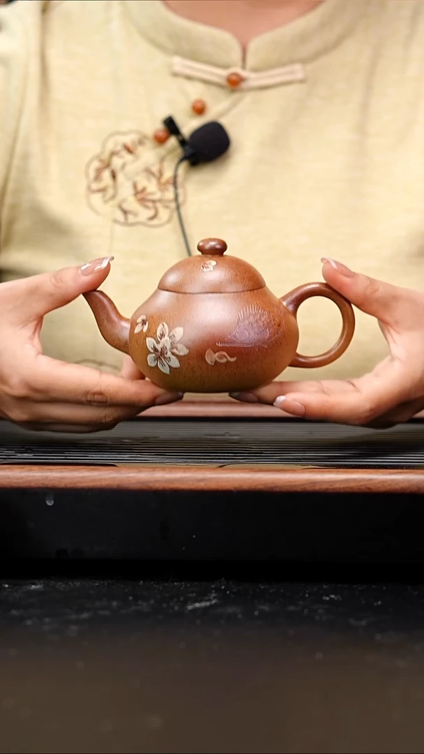 茶壶紫砂金黄段柴烧梨形泥绘180cc