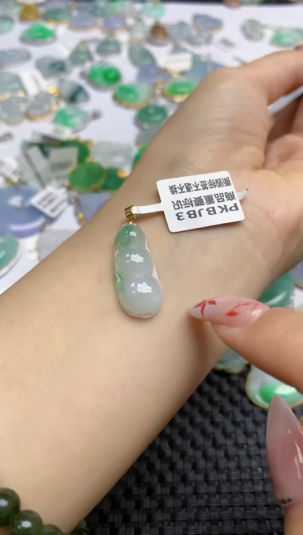 【闪购商品】翡翠颈饰18K金镶嵌 天然翡翠A货