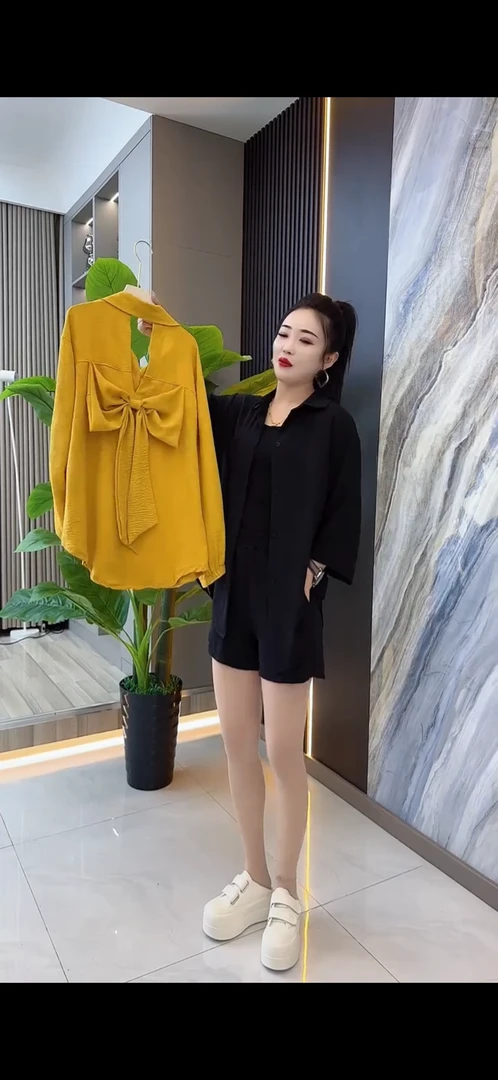 时尚韩版后背镂空蝴蝶结上衣+短裤两件套