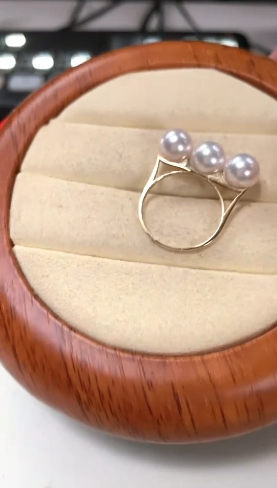 【闪购商品】海水珍珠戒指18K金镶嵌平衡木戒指