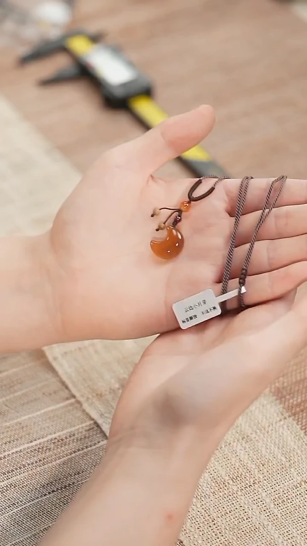 未镶嵌手串玛瑙/玉髓清仓福利！香槟金玛瑙 小月牙项链