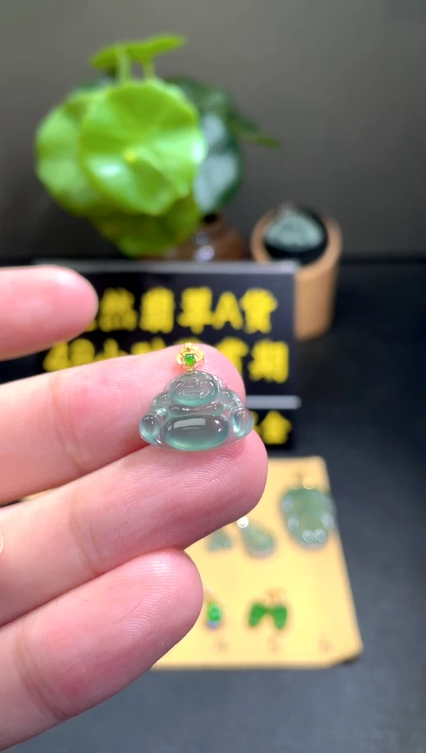 颈饰18K金镶嵌翡翠翡翠A货