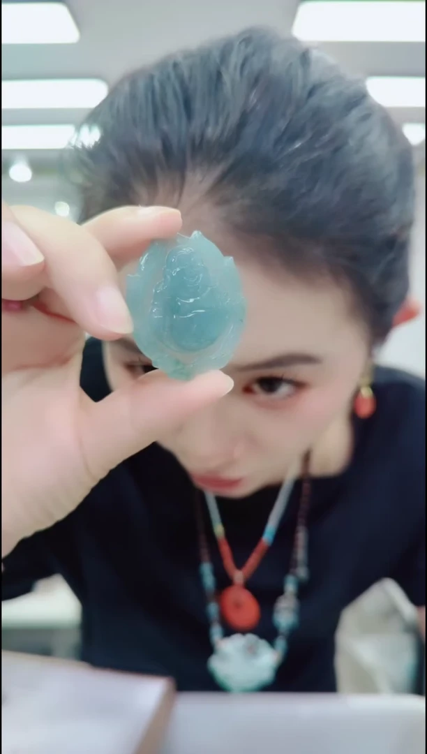 翡翠未镶嵌颈饰封****）定向 封心锁爱