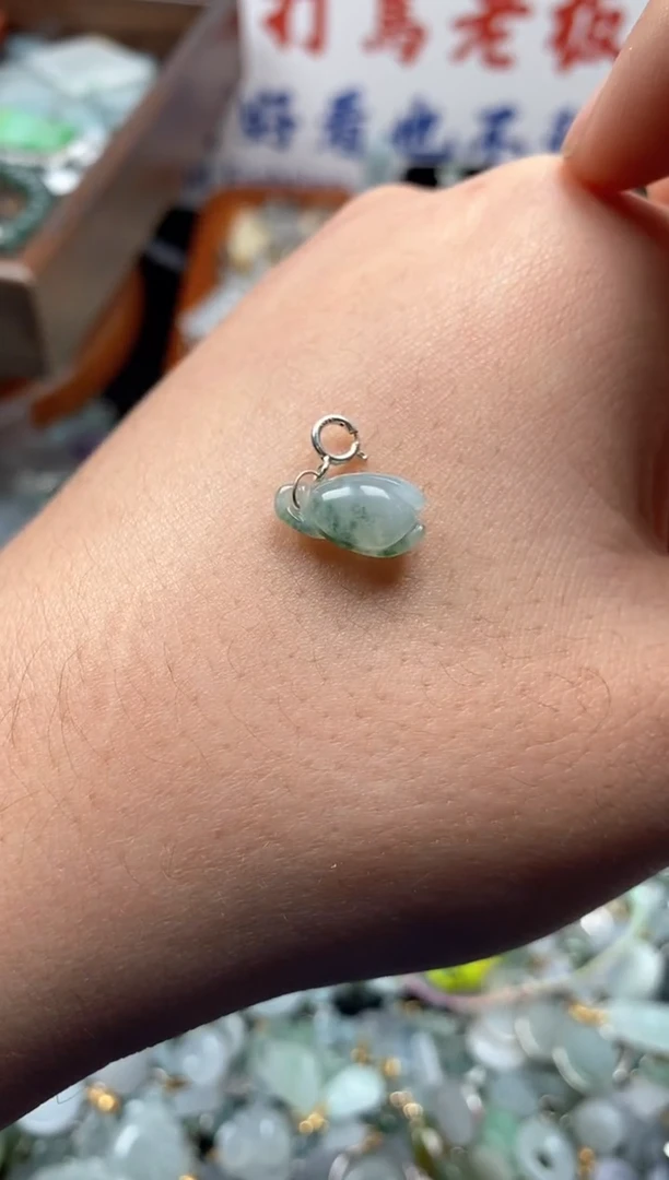 【闪购商品】翡翠颈饰未镶嵌哥哥