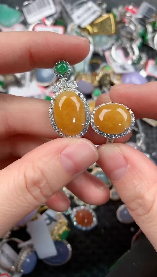 银S925镶嵌戒指翡翠888      4