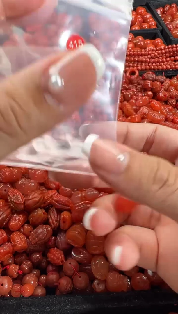 颈饰未镶嵌南红玛瑙1