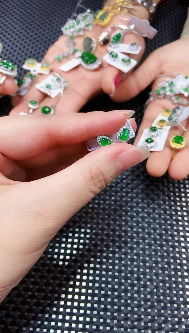 【闪购商品】翡翠耳饰未镶嵌111111111