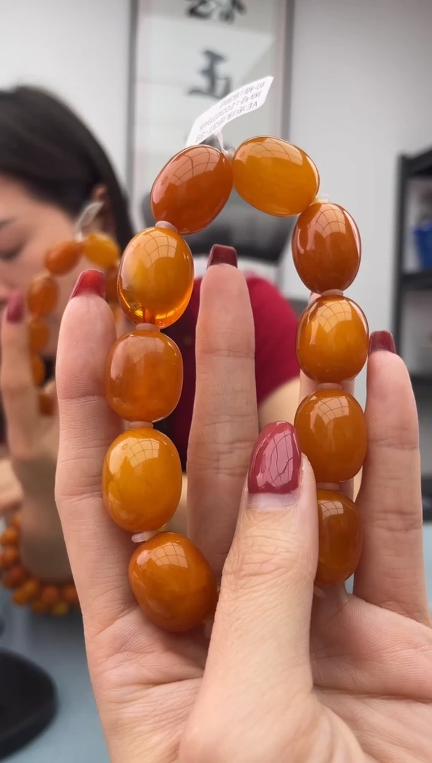 未镶嵌蜜蜡珠宝奇石假一罚十，037.16微瑕发一件