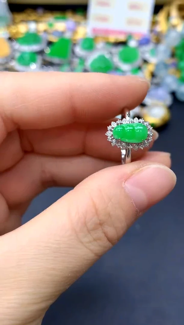 18K金镶嵌戒指翡翠117-中国好珍宝