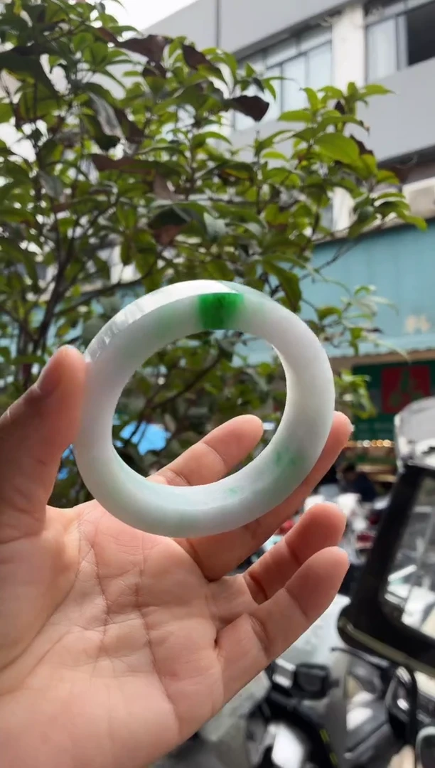 未镶嵌手镯定制翡翠定金一万参考价中大万