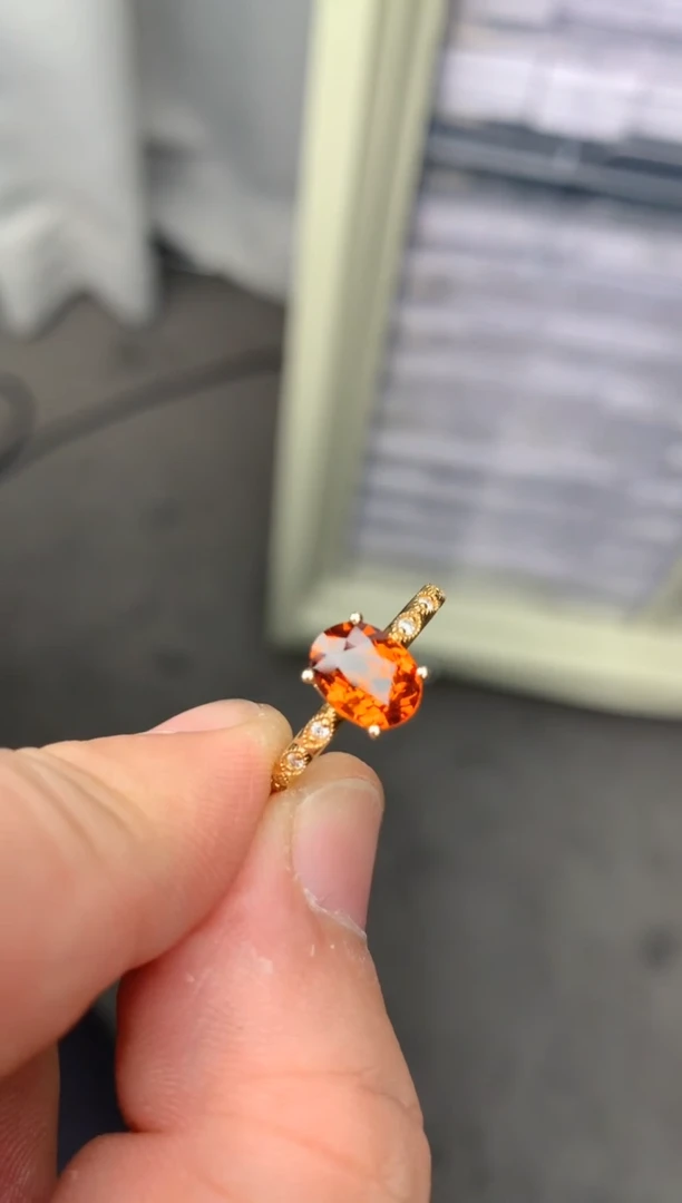 【闪购商品】石榴石戒指18K金镶嵌1.5ct 芬达石戒指