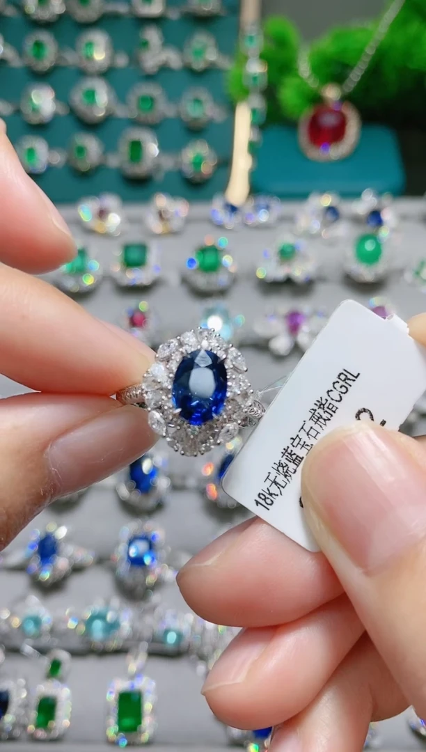 18K金戒指蓝宝石18K金镶嵌.