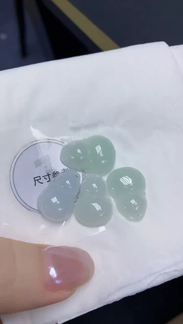 翡翠未镶嵌颈饰天然缅甸翡翠A货多样性发其一