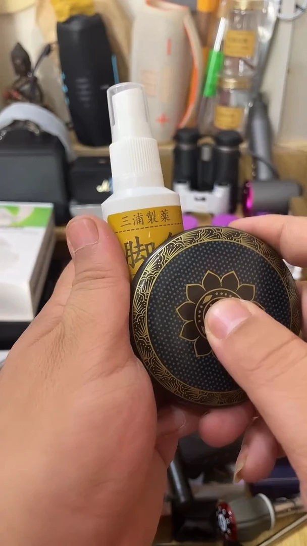 瓷片闪购商品 如图所示