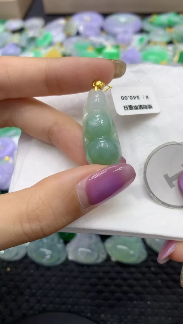 颈饰未镶嵌翡翠天然缅甸翡翠A货