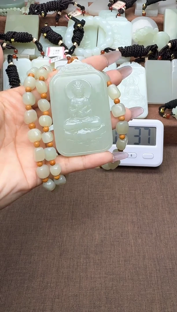 颈饰未镶嵌和田玉1