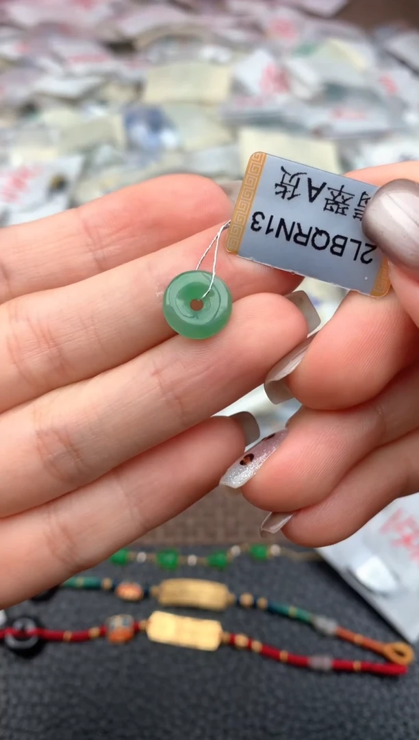 未镶嵌挂件翡翠一