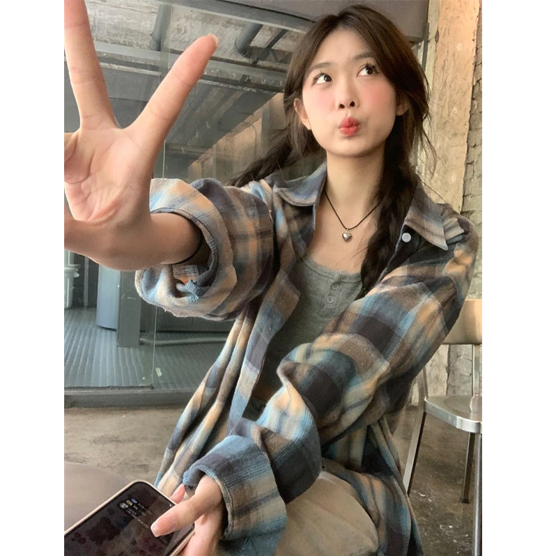 盐系甜妹~小众设计风高级感女上衣秋季复古格子衬衫灰蓝色慵懒风